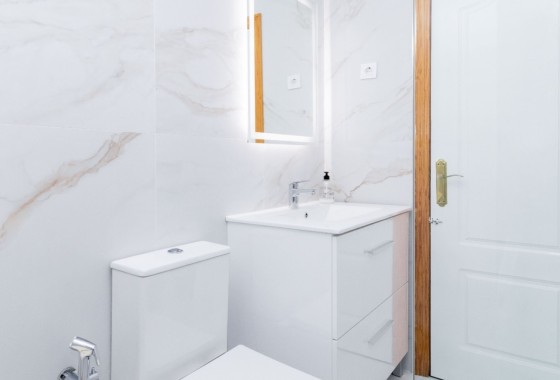 Herverkoop - Stadswoning -
Orihuela Costa - La Zenia