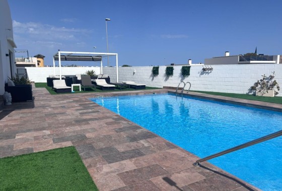 Sprzedaż - Willa wolnostojąca -
Villamartín - Costa Blanca