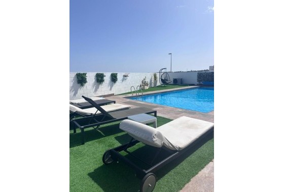 Sprzedaż - Willa wolnostojąca -
Villamartín - Costa Blanca