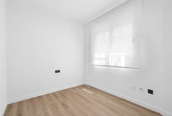 Herverkoop - Stadswoning -
Villamartín - Costa Blanca