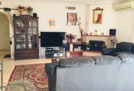 Resale - Freistehende Villa -
La Murada - Inland