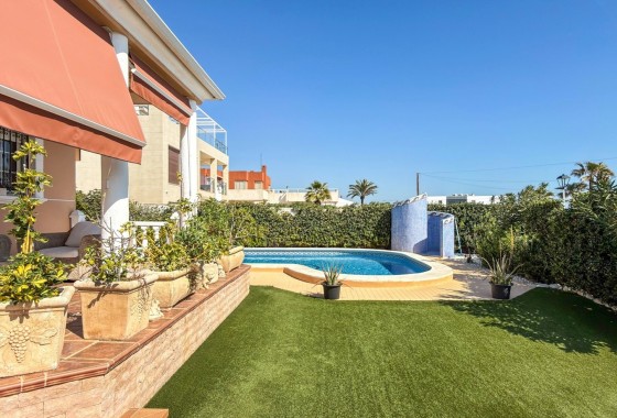 Resale - Freistehende Villa -
Torrevieja - Torrelamata - La Mata