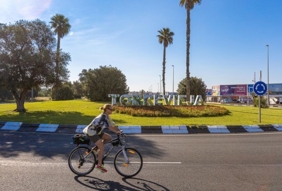 Resale - Wohnung / Appartement -
Torrevieja - La Siesta - El Salado - Torreta