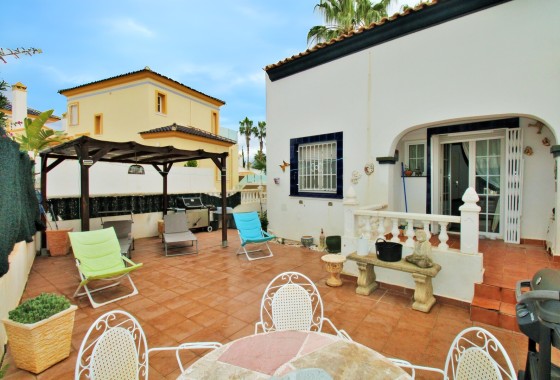 Herverkoop - Stadswoning -
Villamartín - LOS DOLSES