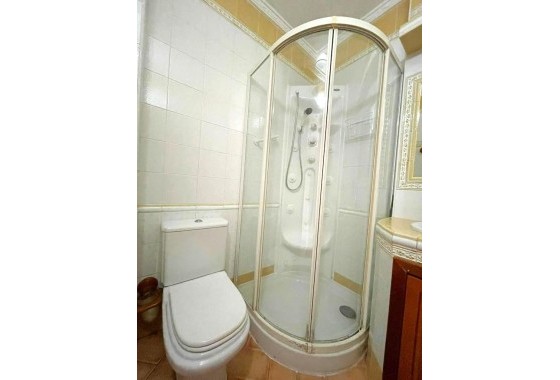 Sprzedaż - Apartament / Mieszkanie -
Torrevieja - Estacion de autobuses