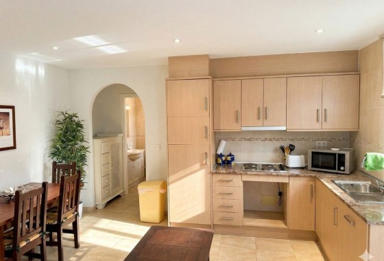 Herverkoop - Halfvrijstaande villa -
Benijofar - Benimar 1