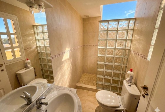 Herverkoop - Halfvrijstaande villa -
Benijofar - Benimar 1