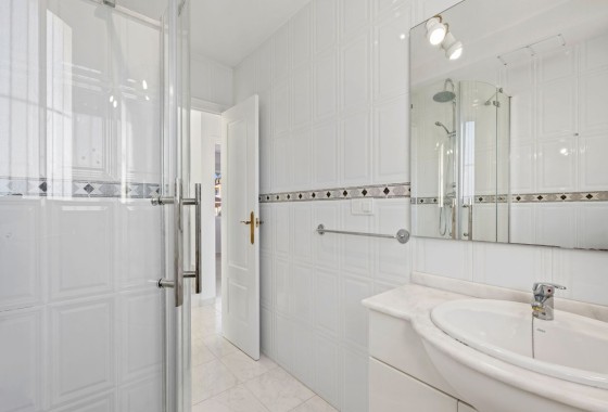 Herverkoop - Halfvrijstaande villa -
Benijofar - Benimar 1