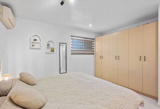 Herverkoop - Halfvrijstaande villa -
Benijofar - Benimar 1