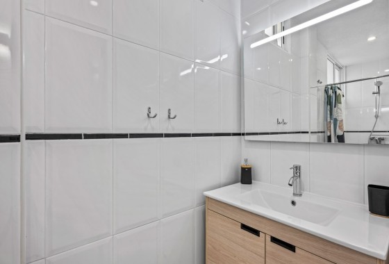 Herverkoop - Halfvrijstaande villa -
Benijofar - Benimar 1