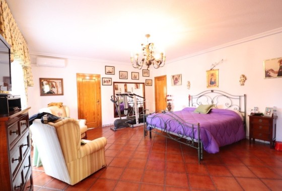 Sale - Villa -
Torrevieja - El chaparral