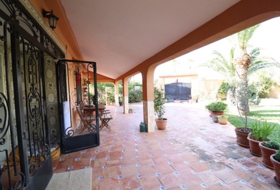 Sale - Villa -
Torrevieja - El chaparral