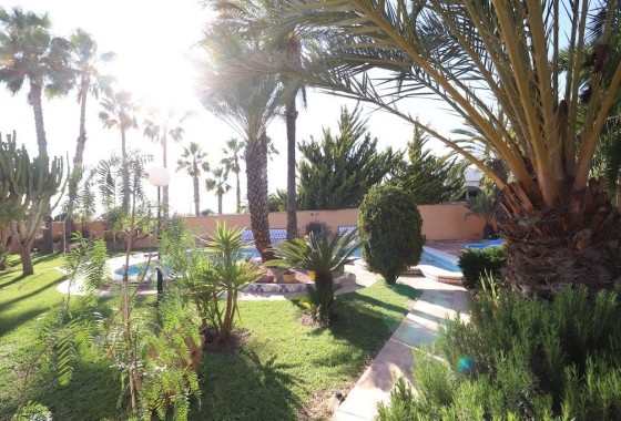 Sale - Villa -
Torrevieja - El chaparral