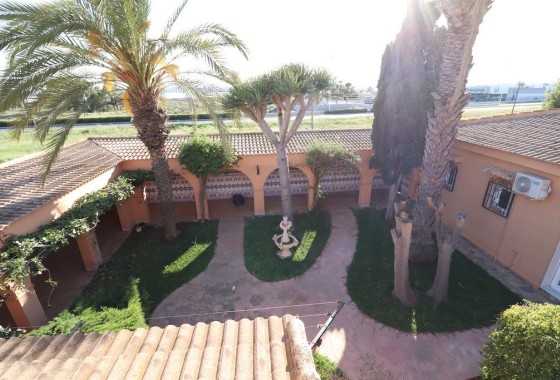 Sale - Villa -
Torrevieja - El chaparral