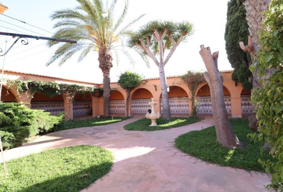 Sale - Villa -
Torrevieja - El chaparral