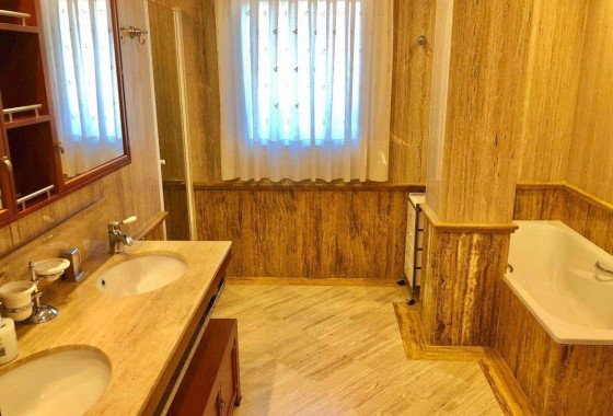 Venta - Chalet Independiente -
El Palmar