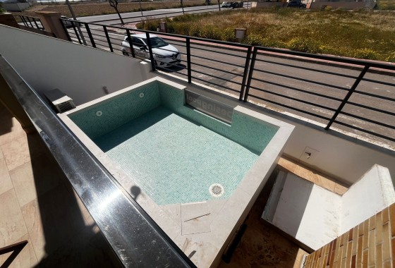 Venta - Chalet Independiente -
Roldan - Inland