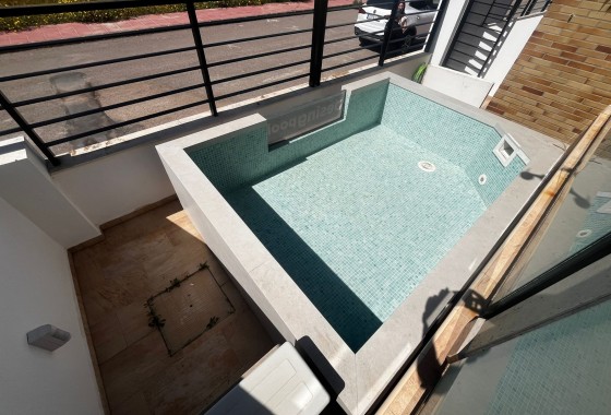 Venta - Chalet Independiente -
Roldan - Inland
