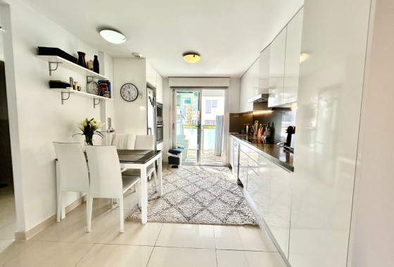 Herverkoop - Appartement / Flat -
Punta Prima - Costa Blanca