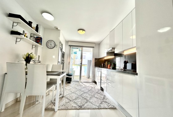 Herverkoop - Appartement / Flat -
Punta Prima - Costa Blanca