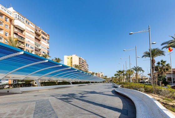 Venta - Apartamento / Piso -
Torrevieja - Estacion de autobuses