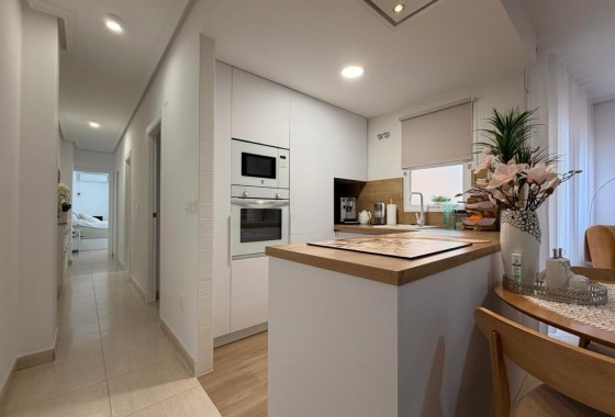 Venta - Apartamento / Piso -
Torrevieja - Center