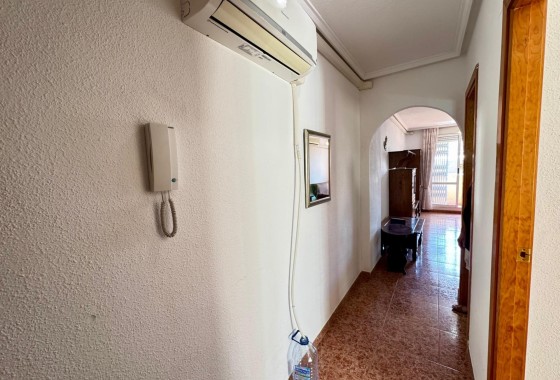 Resale - Wohnung / Appartement -
Torrevieja - Center