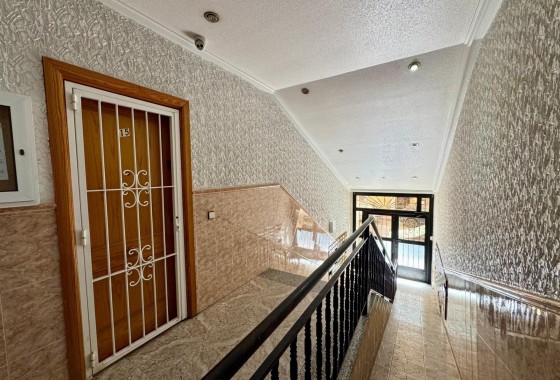 Resale - Wohnung / Appartement -
Torrevieja - Center