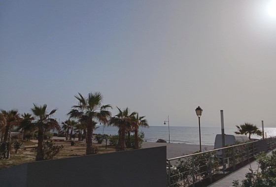 Resale - Wohnung / Appartement -
Torrevieja - Punta Prima