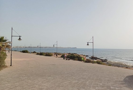Resale - Wohnung / Appartement -
Torrevieja - Punta Prima