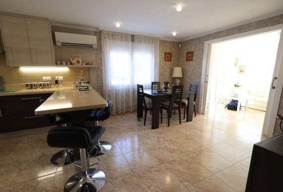 Herverkoop - Villa -
Torrevieja - Los Balcones