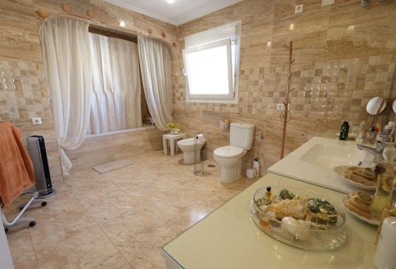 Herverkoop - Villa -
Torrevieja - Los Balcones