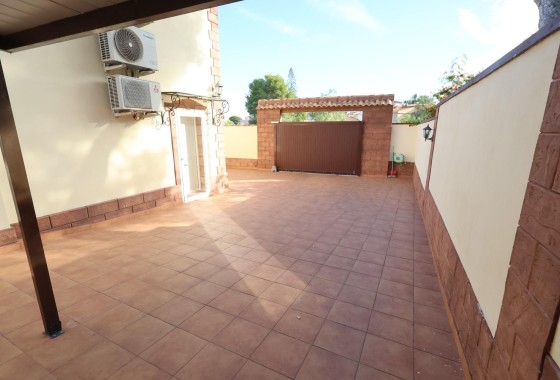 Herverkoop - Villa -
Torrevieja - Los Balcones