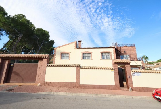 Herverkoop - Villa -
Torrevieja - Los Balcones