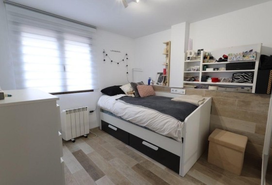 Herverkoop - Stadswoning -
Cabo Roig - Cala Capitan