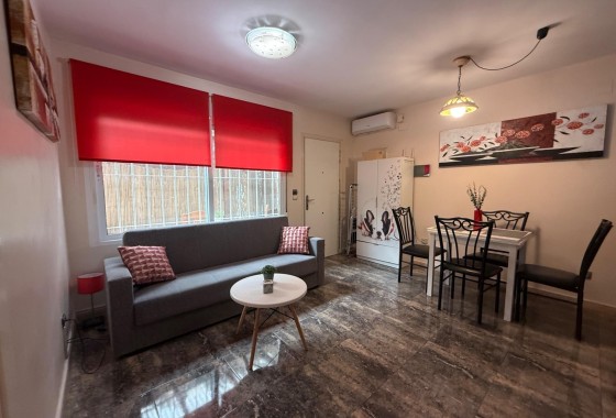 Resale - Stadthaus -
Torrevieja - Carrefour