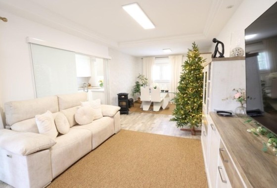 Herverkoop - Vrijstaande Villa -
San Miguel de Salinas - Las filipinas