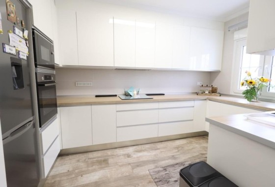 Herverkoop - Vrijstaande Villa -
San Miguel de Salinas - Las filipinas