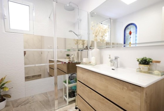 Herverkoop - Vrijstaande Villa -
San Miguel de Salinas - Las filipinas