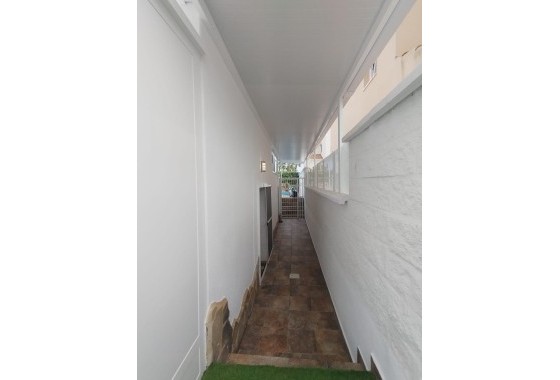 Herverkoop - Vrijstaande Villa -
San Miguel de Salinas - Las filipinas