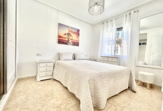 Venta - Casa de pueblo -
Punta Prima - Costa Blanca