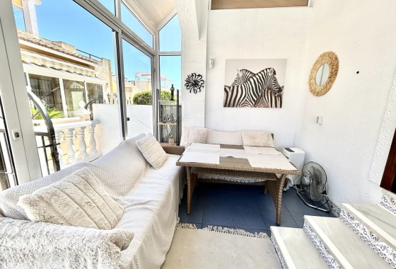 Venta - Casa de pueblo -
Punta Prima - Costa Blanca