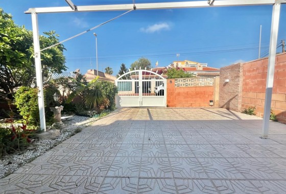 Revente - Villa Individuelle -
Orihuela Costa - Los Almendros-la Florida