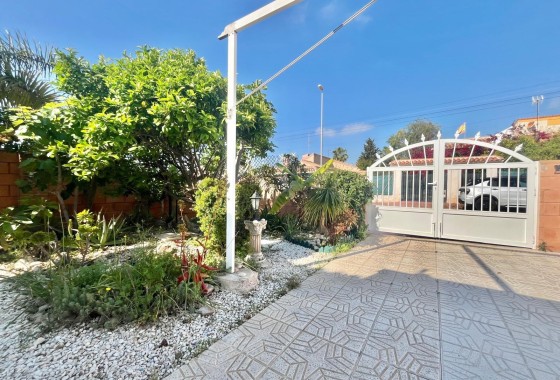 Revente - Villa Individuelle -
Orihuela Costa - Los Almendros-la Florida