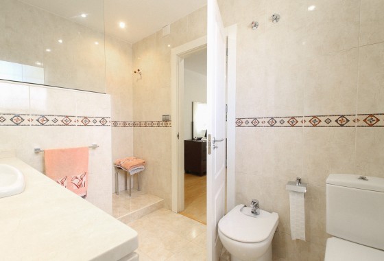 Venta - Chalet Independiente -
San Vicente del Raspeig - Inland