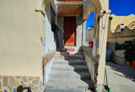 Venta - Casa de pueblo -
San Miguel de Salinas - Inland