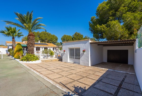 Herverkoop - Vrijstaande Villa -
Orihuela - Inland