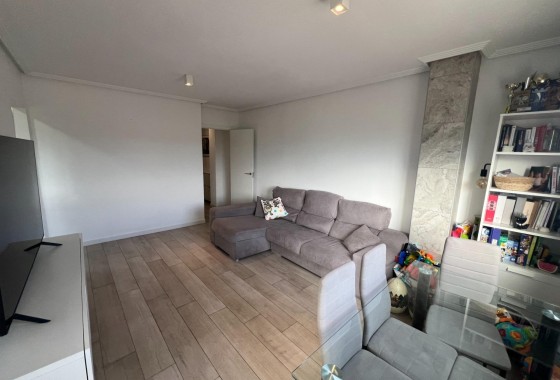 Herverkoop - Appartement / Flat -
Dolores - Comunidad Valenciana