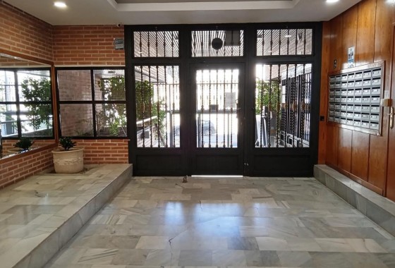 Herverkoop - Appartement / Flat -
Torrevieja - Habaneras