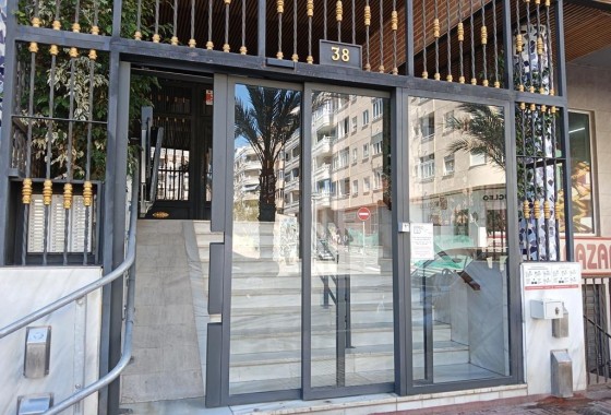 Herverkoop - Appartement / Flat -
Torrevieja - Habaneras